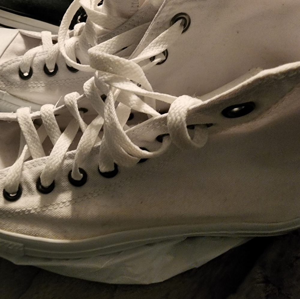 2 pair of converse